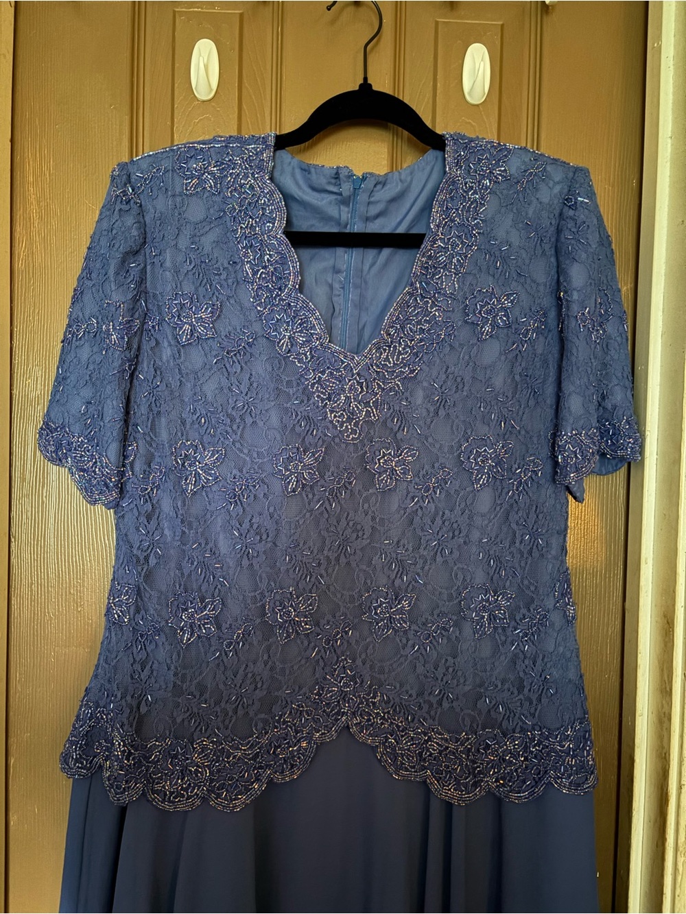 Elegant Blue Women's Lace Overlay Dress - Picture 2 of 6
